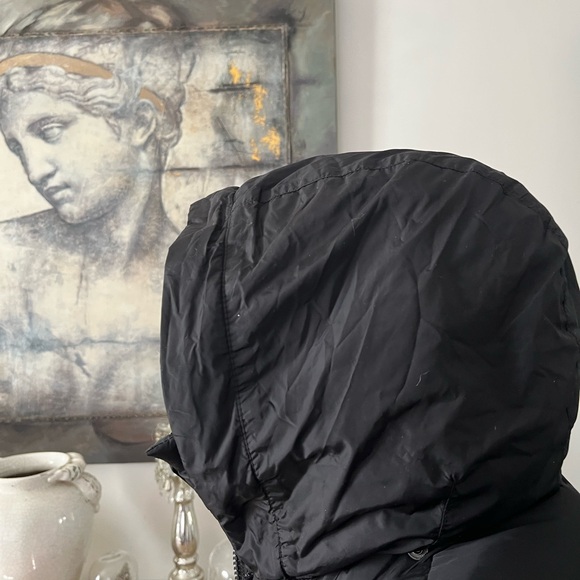 Vest..European Goose Down ladie’s Add puff vest with tuck away hood size  10. - Picture 6 of 7